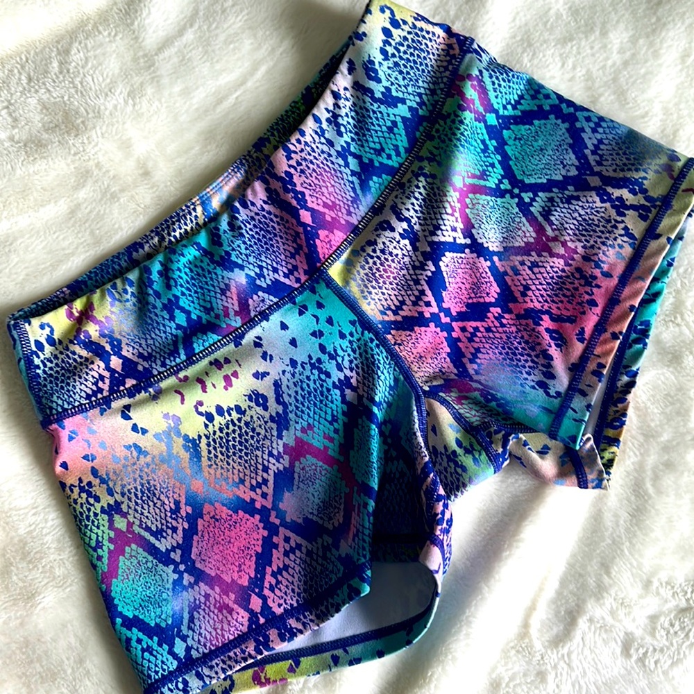 BORN PRIMITIVE snake skin print small shorts